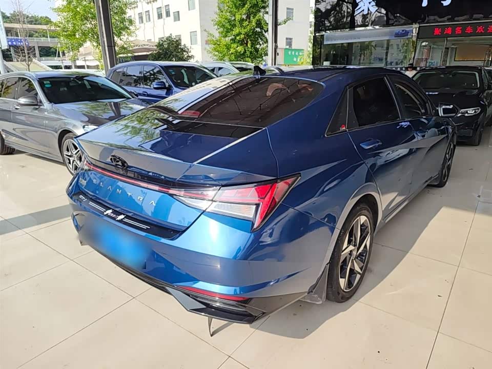 Hyundai Elantra