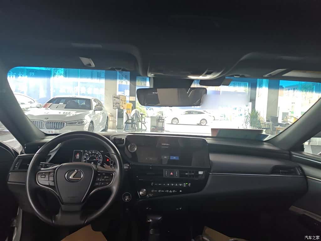 Lexus ES, 2023 6