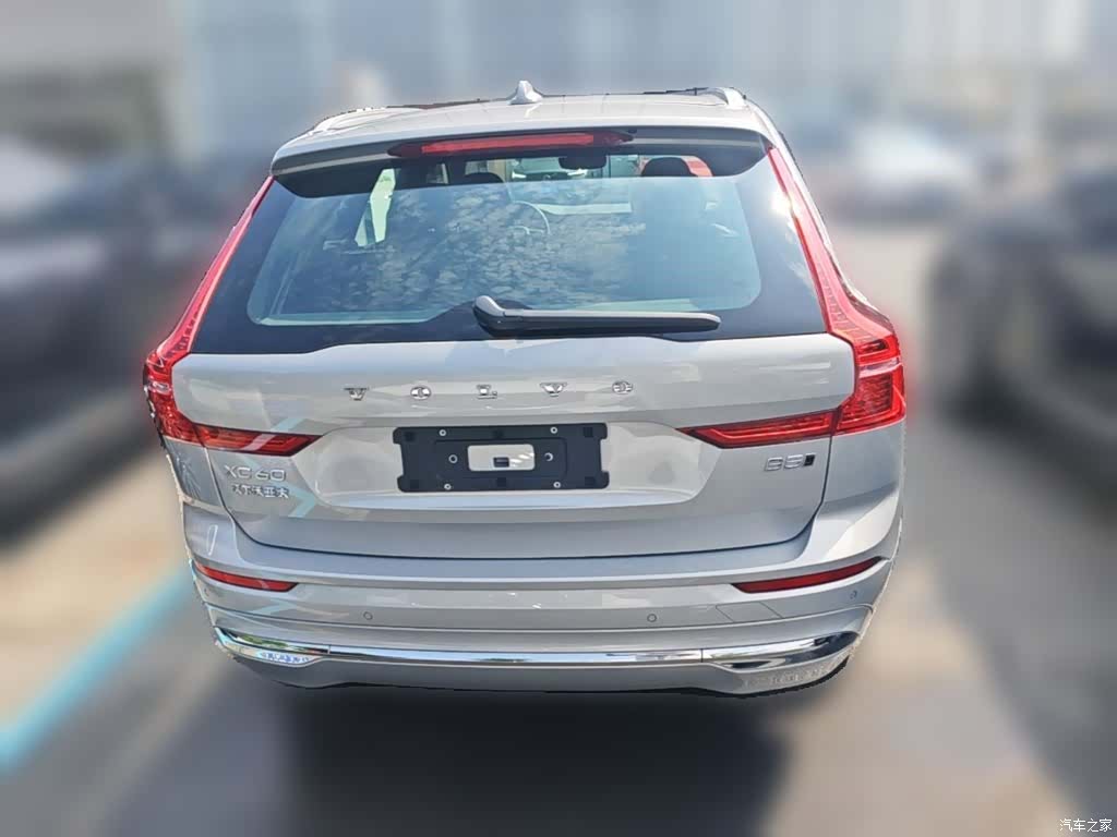 Volvo XC60, 2025 10