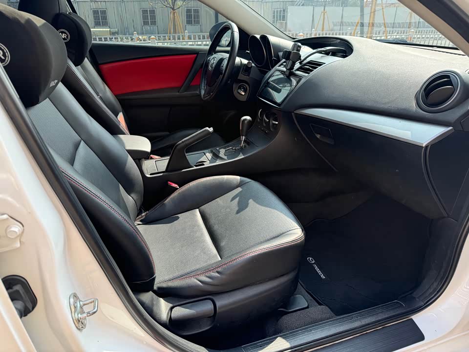 Mazda 3 star Cheng