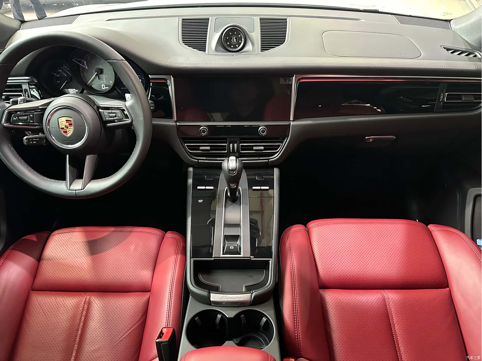 Porsche Macan, 2023 11
