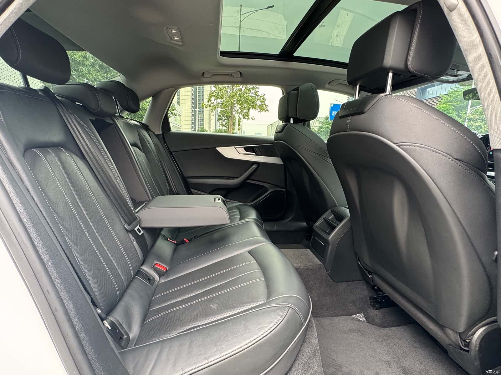 Audi A4L, 2023 24