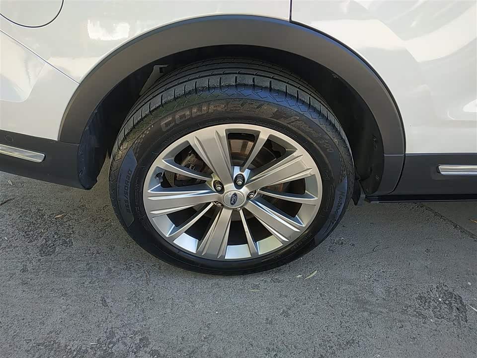 Ford Explorer Ford Explorer