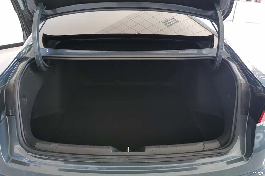 Geely Preface, 2025 4