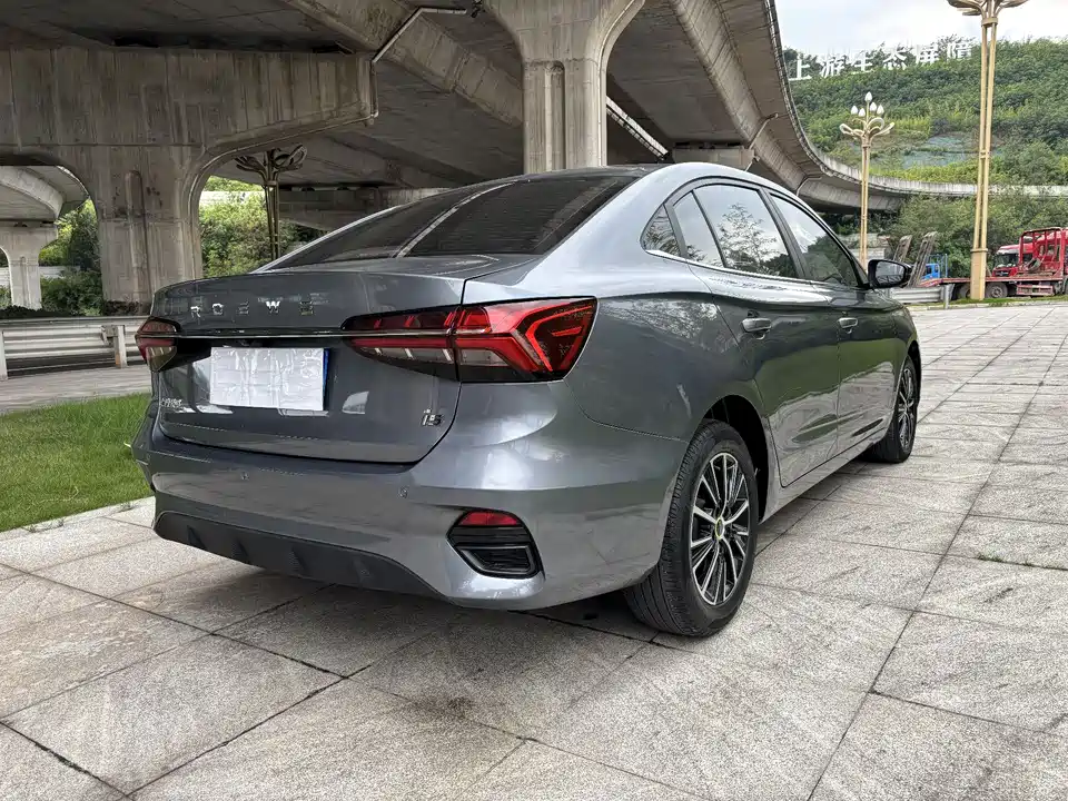 Roewe i5
