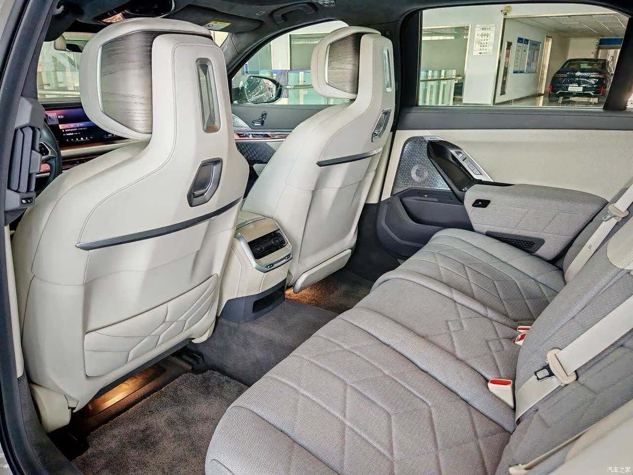 BMW i7, 2022 11