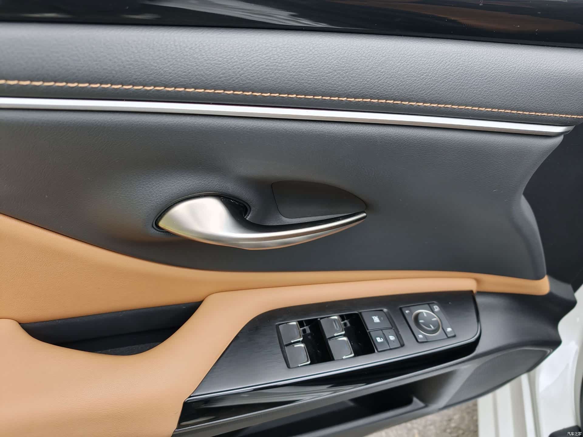 Lexus ES, 2023 23