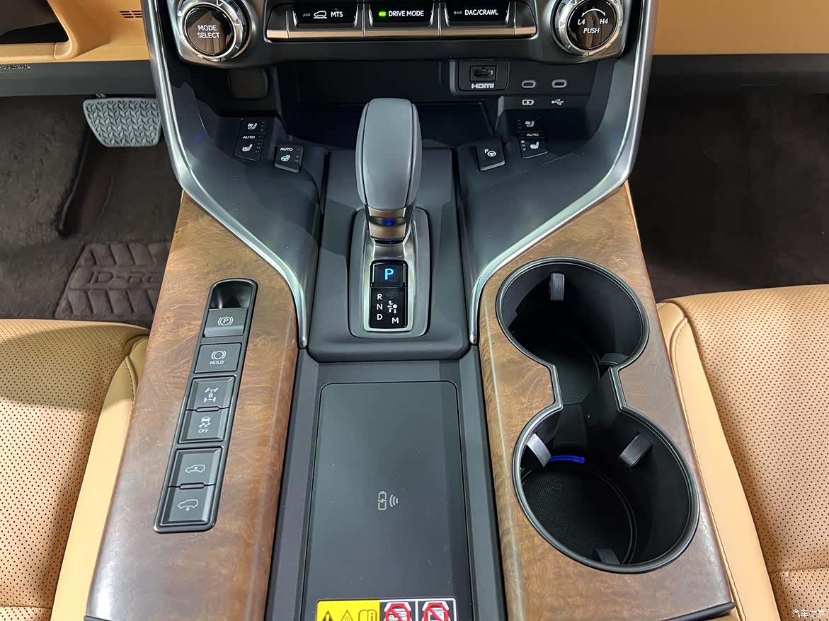 Lexus LX, 2025 21
