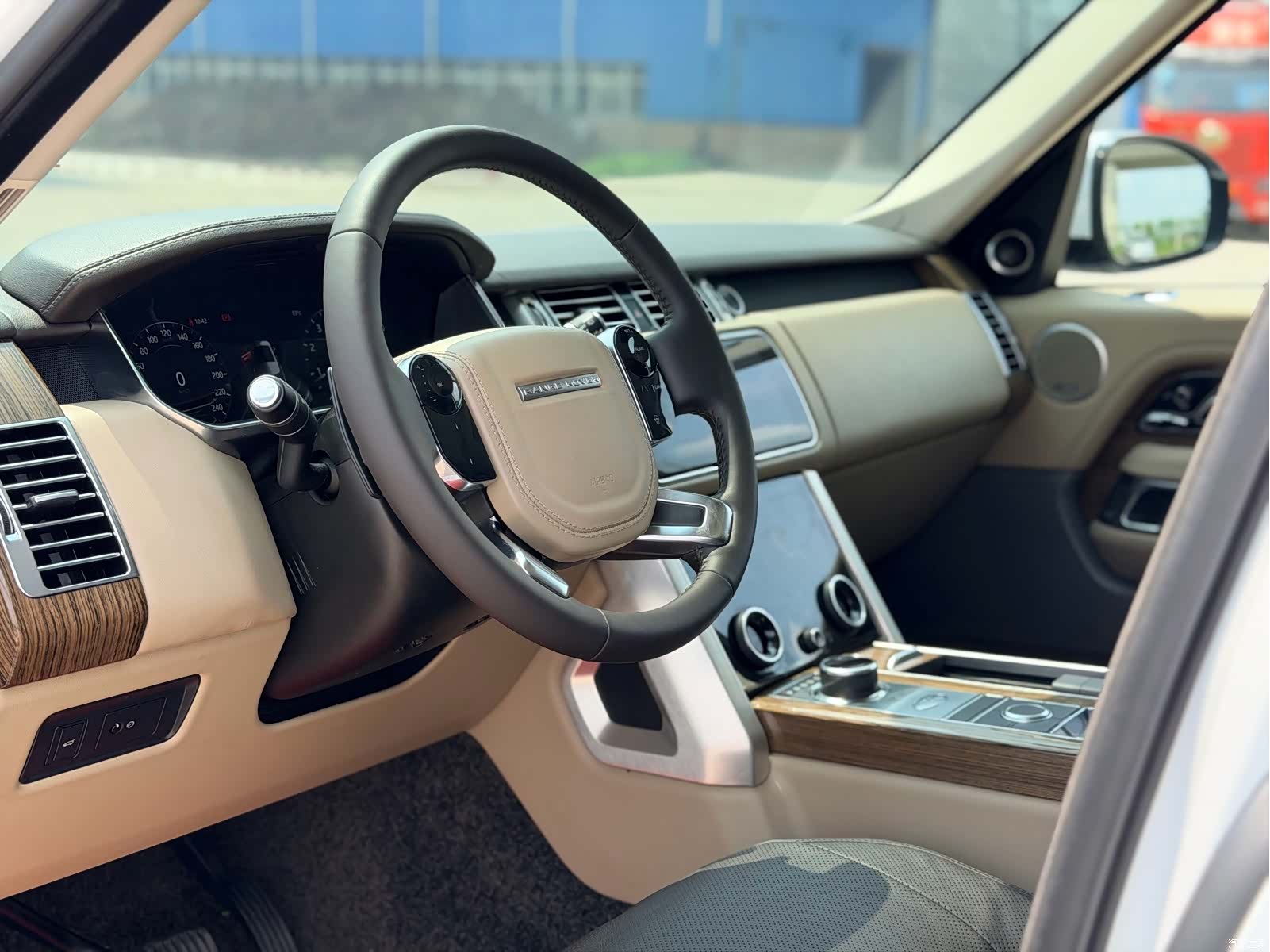 Land Rover Range Rover, 2018 все фото