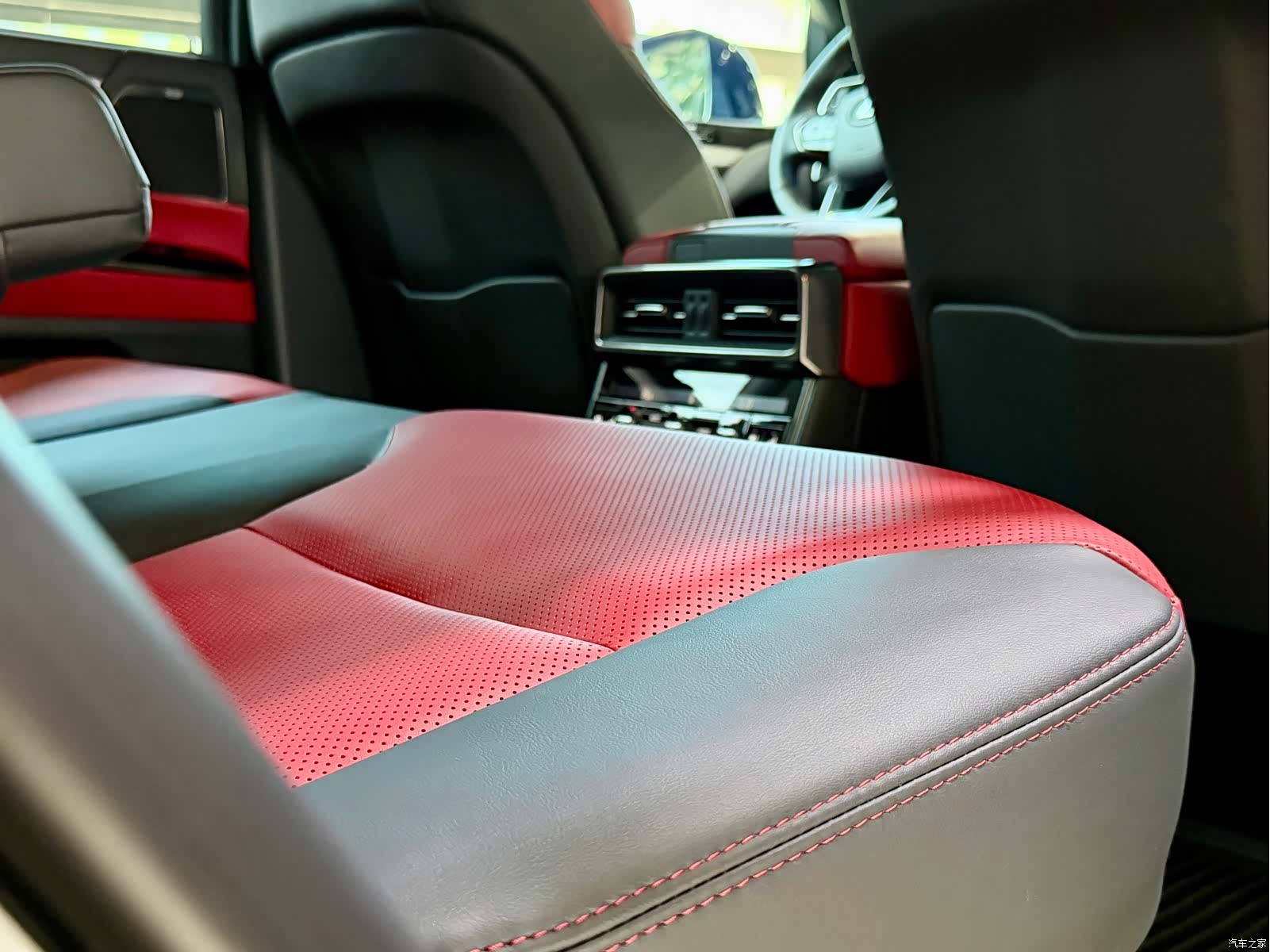 Lexus LX, 2026 33