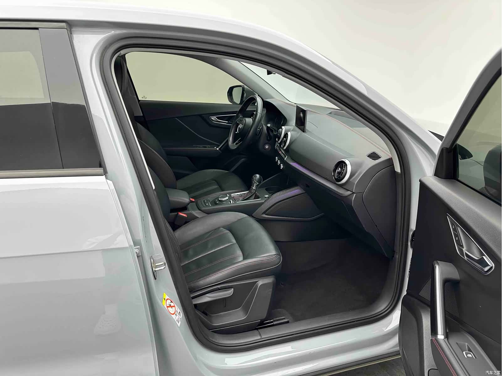 Audi Q2L, 2023 7