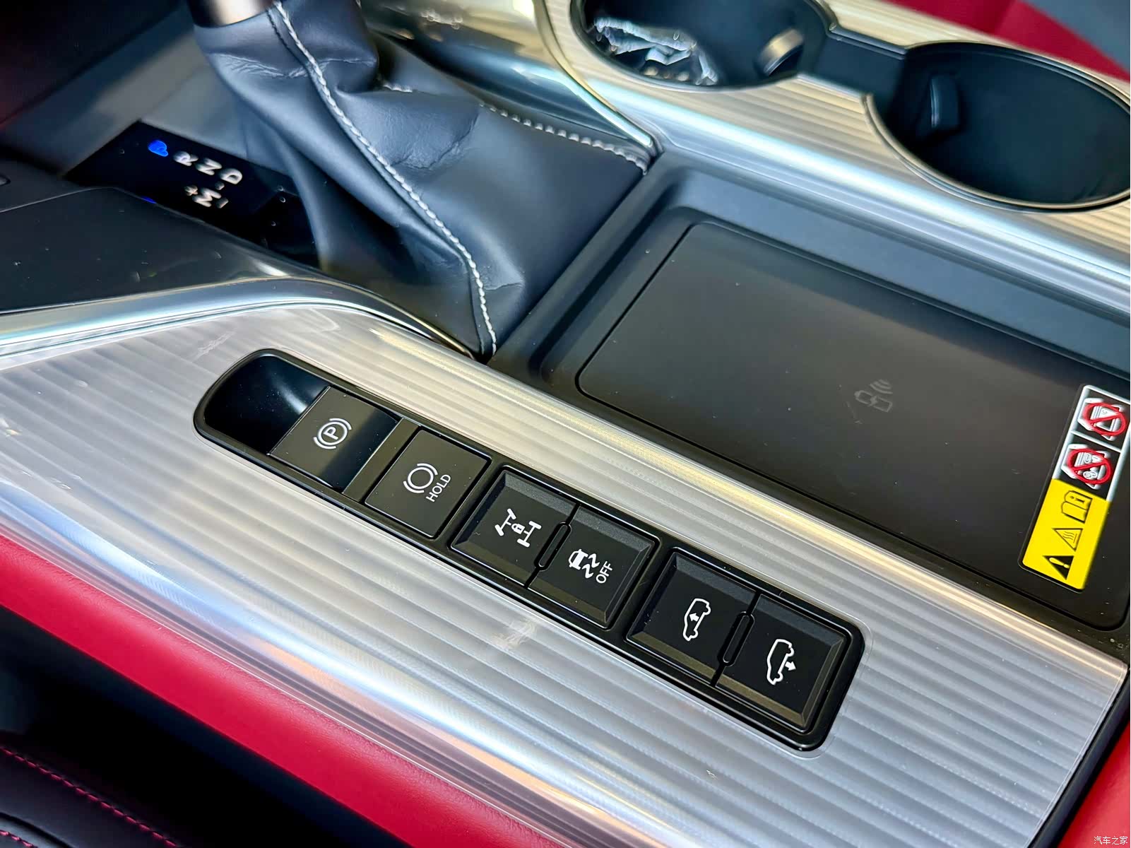 Lexus LX, 2026 9