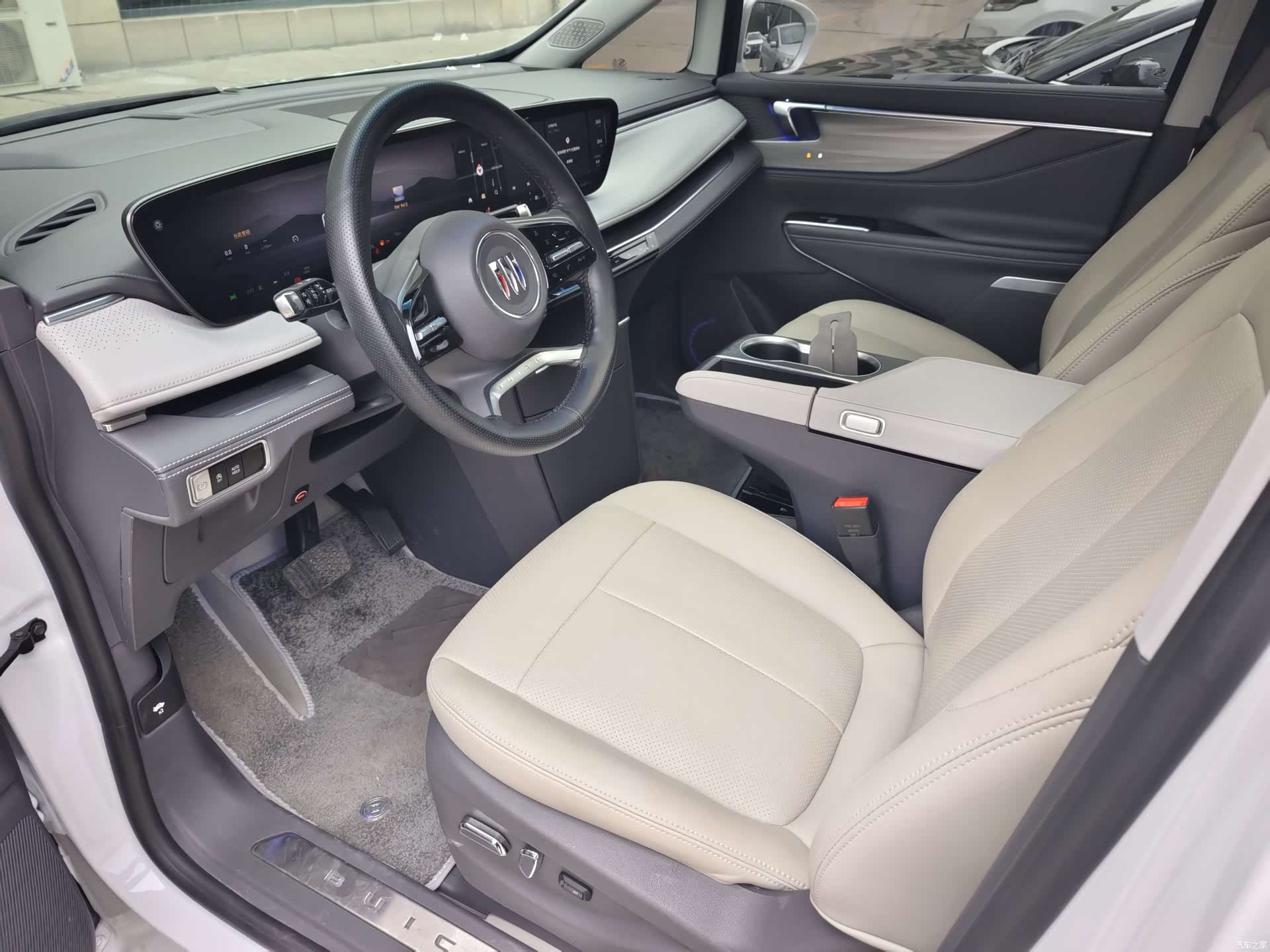 Buick GL8, 2025 10