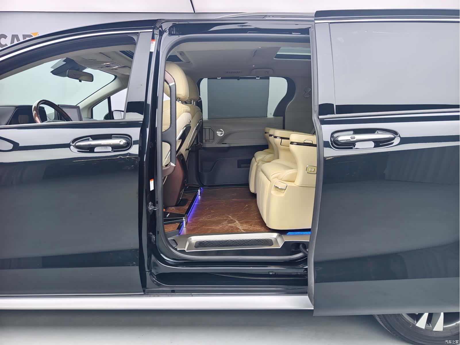 Toyota Granvia, 2024 16