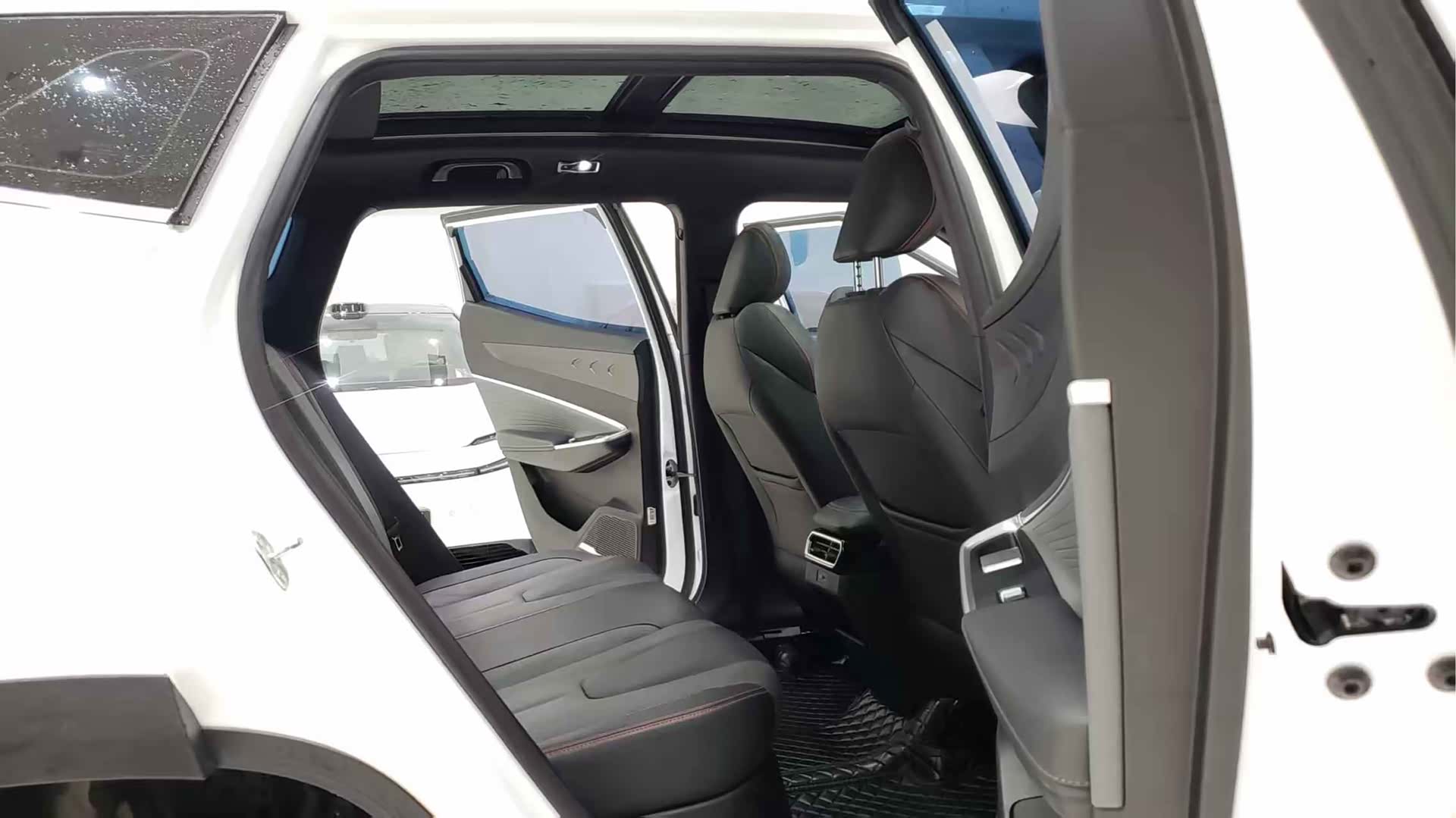 Geely Boyue, 2023 8
