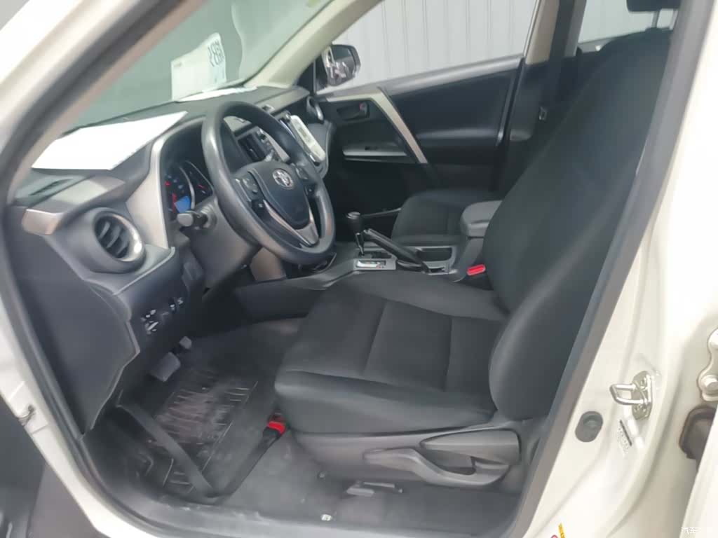 Toyota RAV4, 2018 15