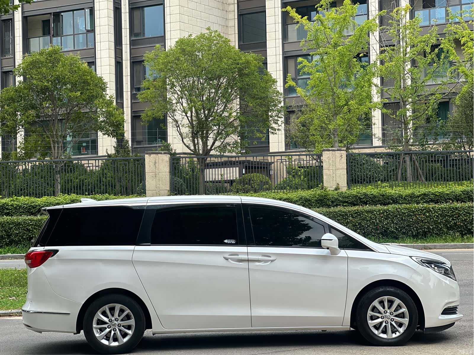 Buick GL8, 2019 14