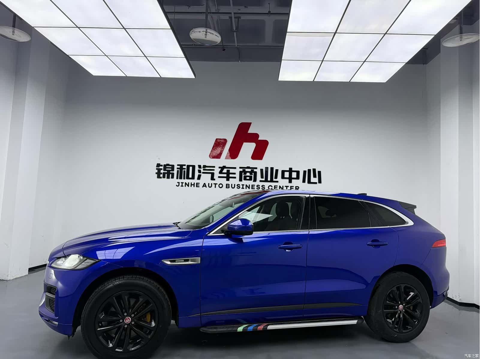 Jaguar F-PACE, 2018 все фото