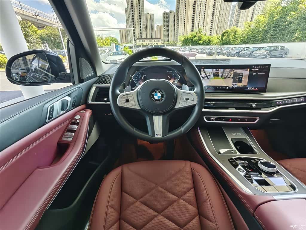 BMW X5, 2025 12