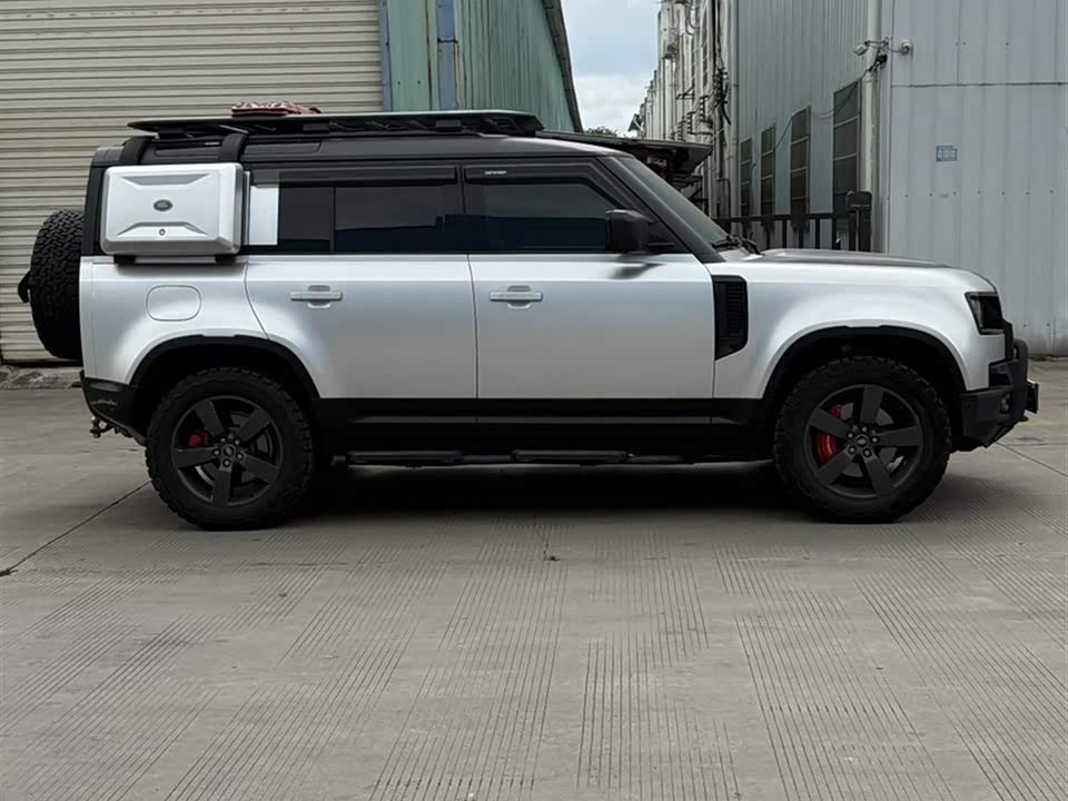 Land Rover guard