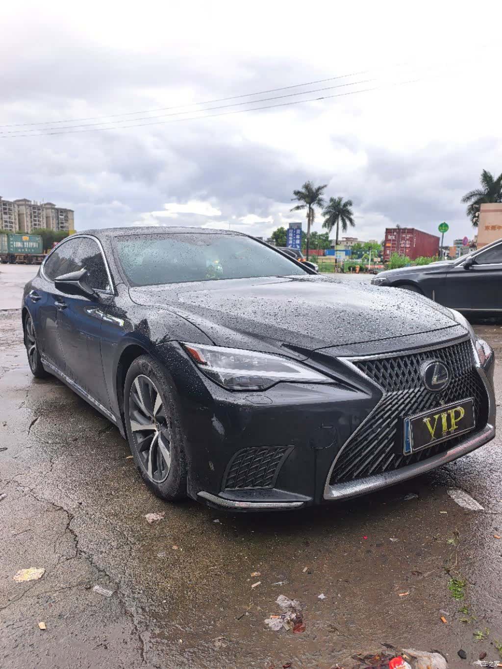 Lexus LS, 2023 3