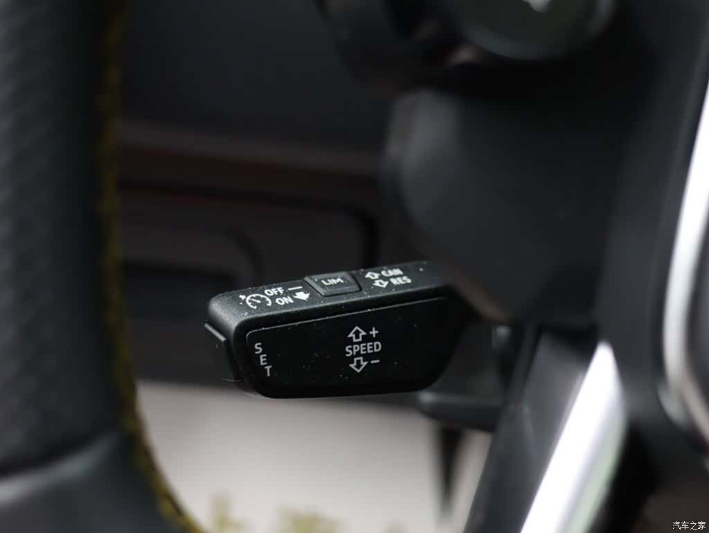 Audi A7L, 2023 25