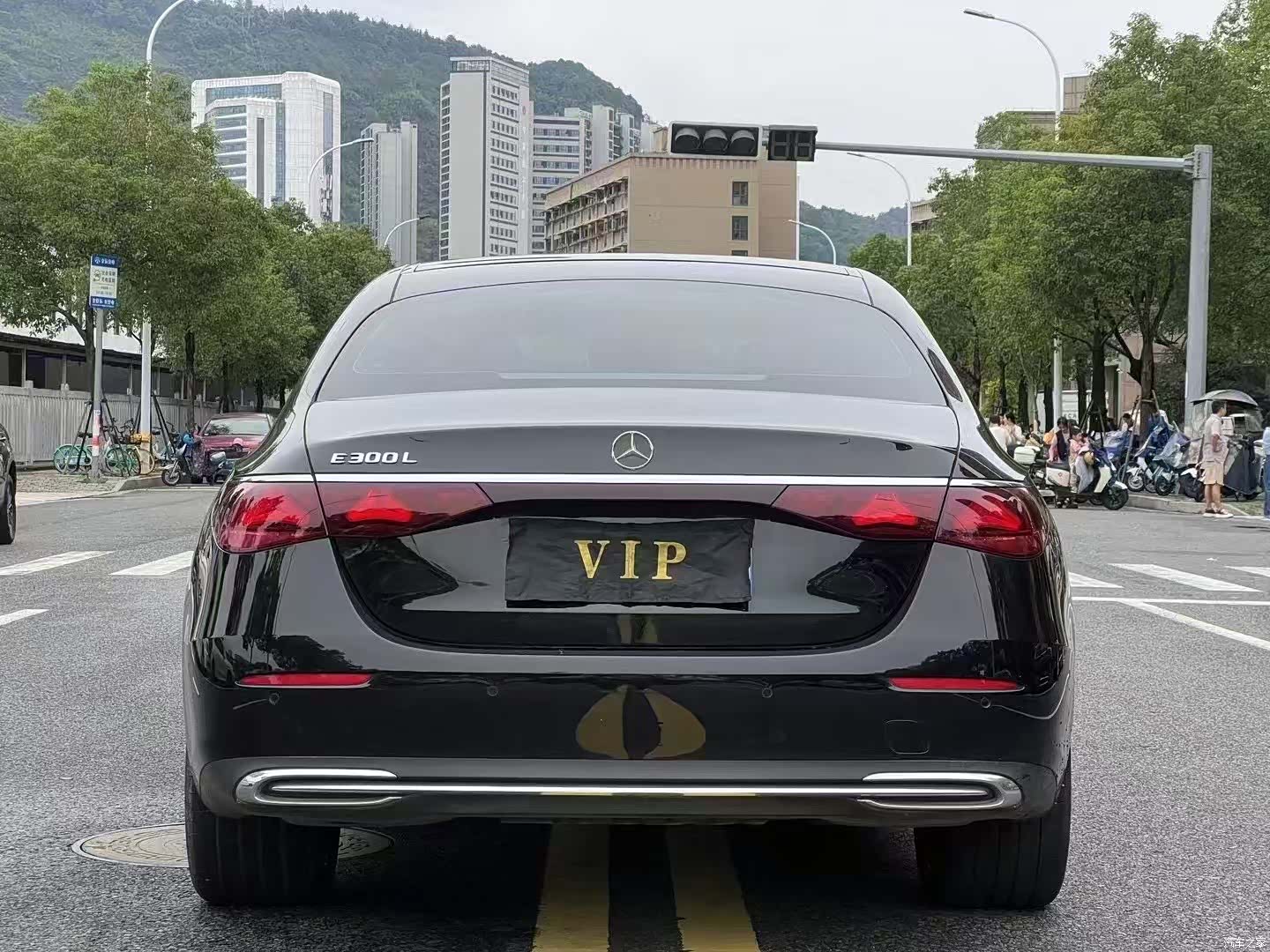 Mercedes-Benz E-Class, 2024 8
