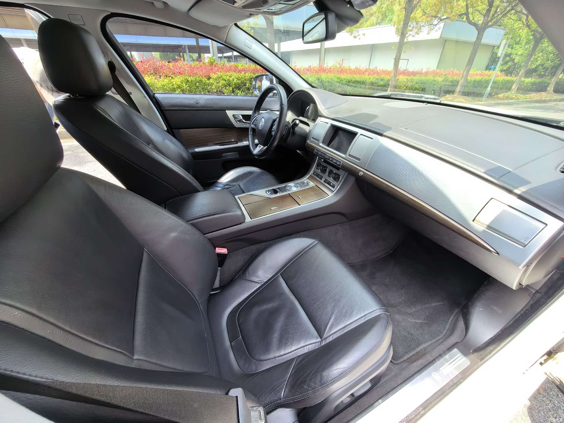 Jaguar XF, 2013 8