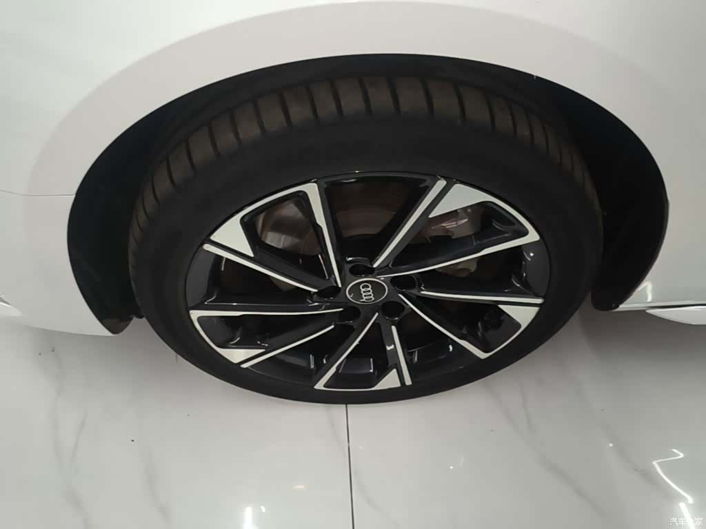 Audi A4L, 2022 23