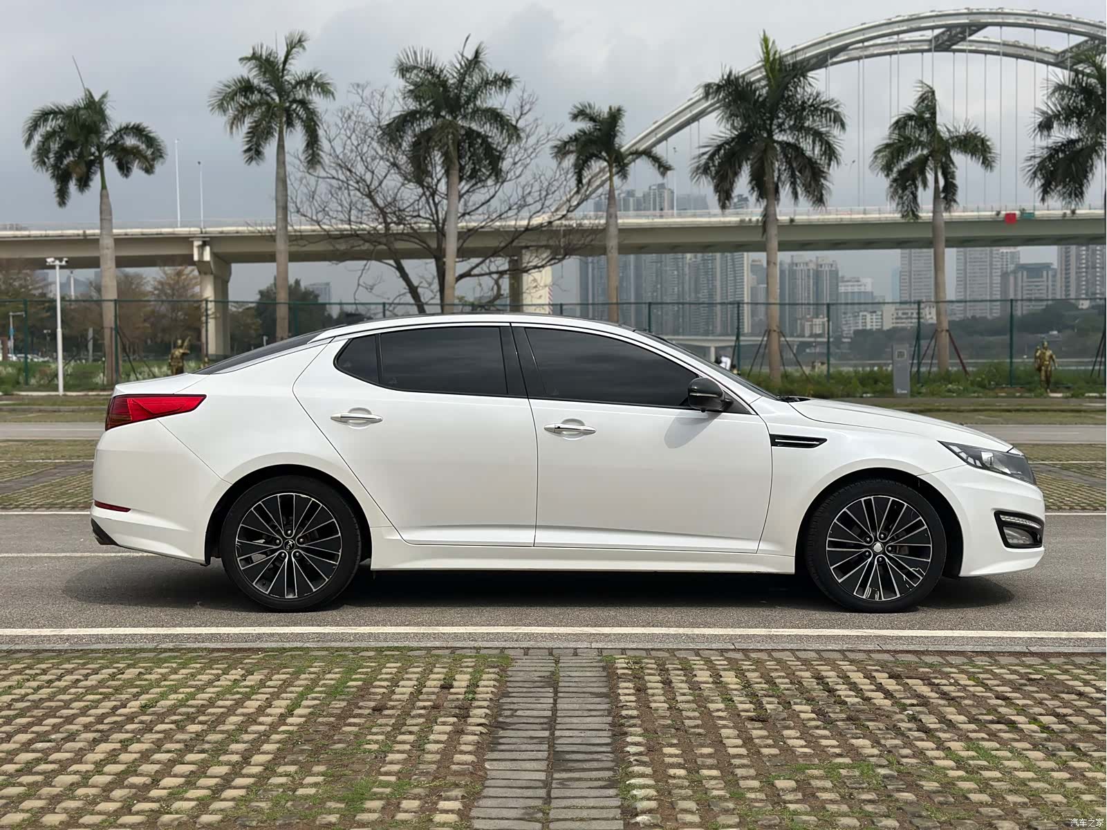 Kia K5, 2013 8