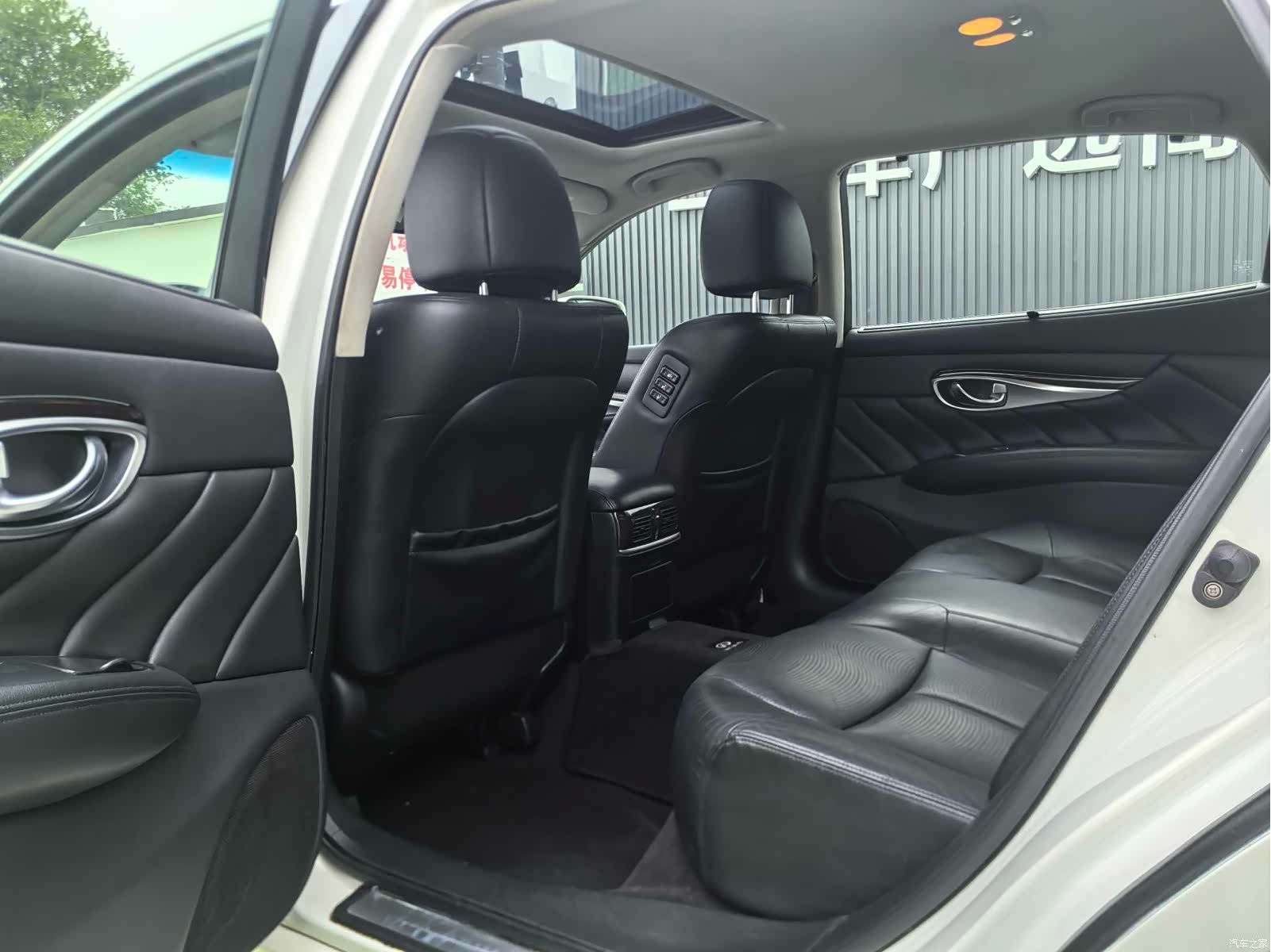 Infiniti M25L, 2013 7