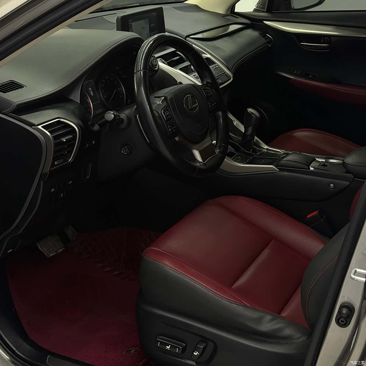 Lexus NX, 2021 12