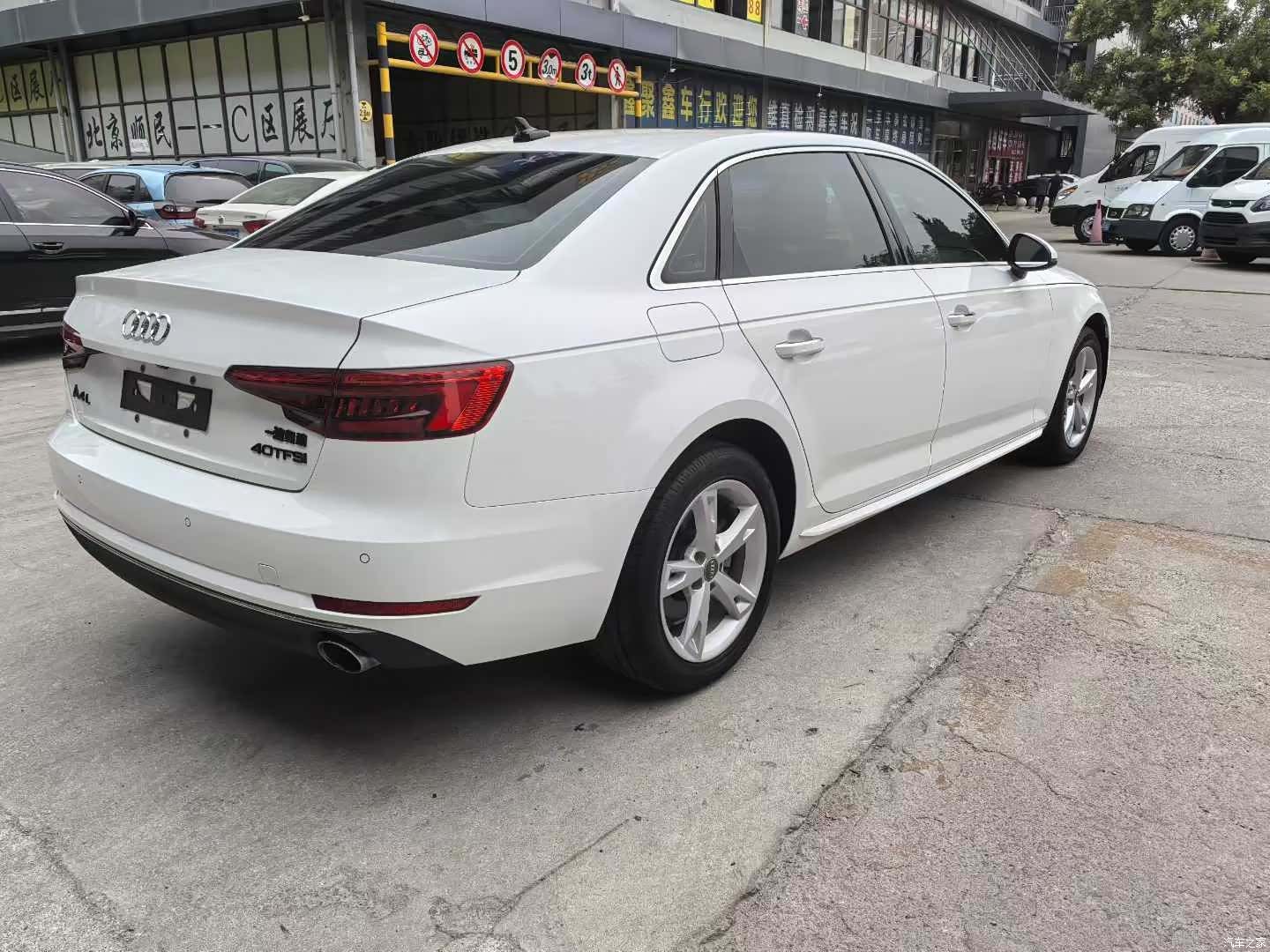 Audi A4L, 2017 9