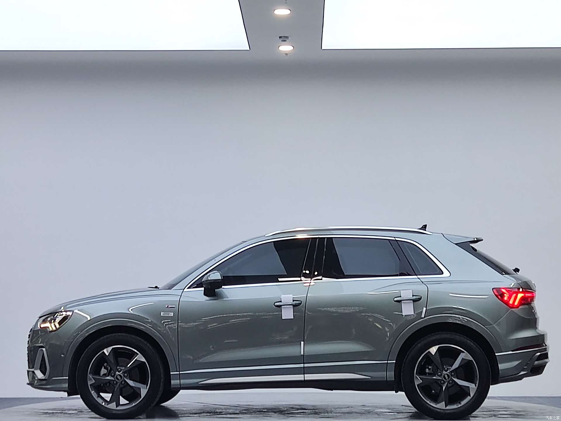 Audi Q3, 2022 все фото