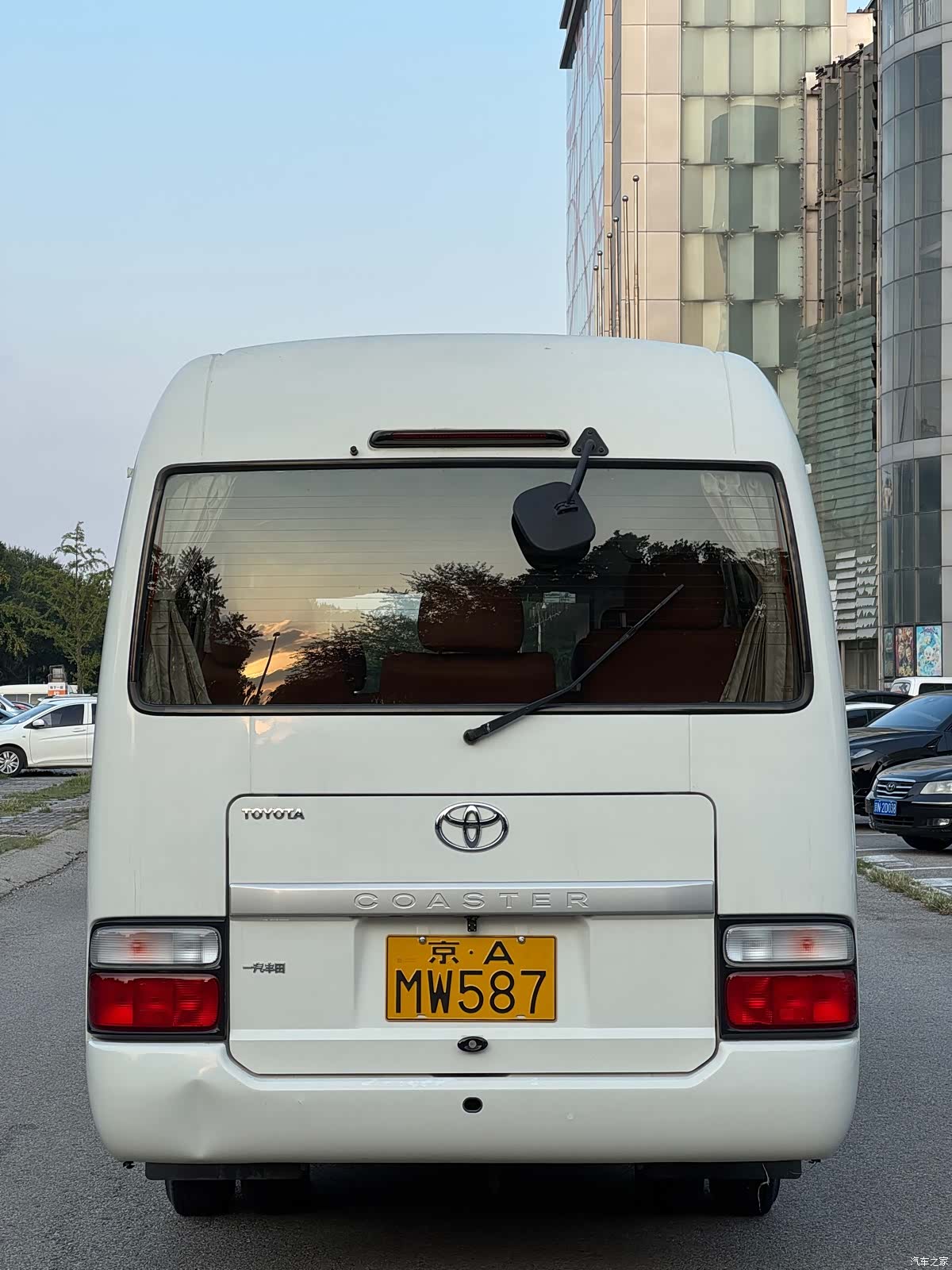 Toyota Coaster, 2015 4