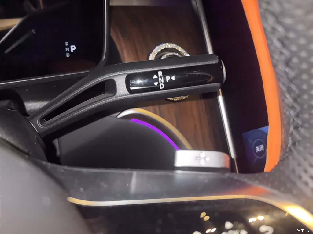 Mercedes-Benz GLC, 2025 15