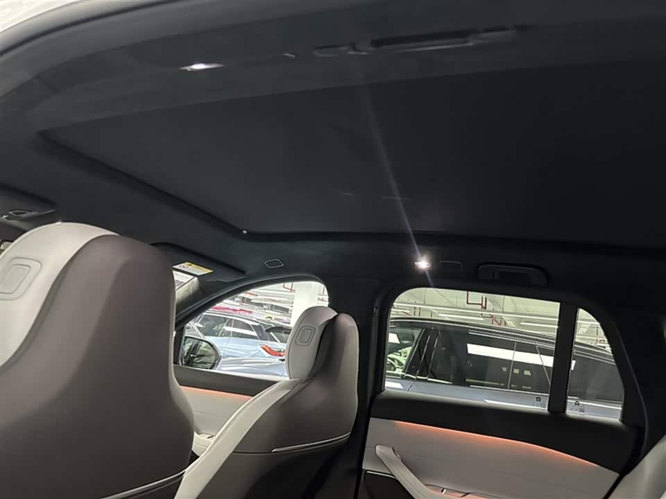 NIO ES6