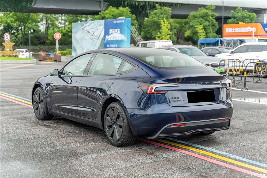 Tesla Model 3, 2026 6