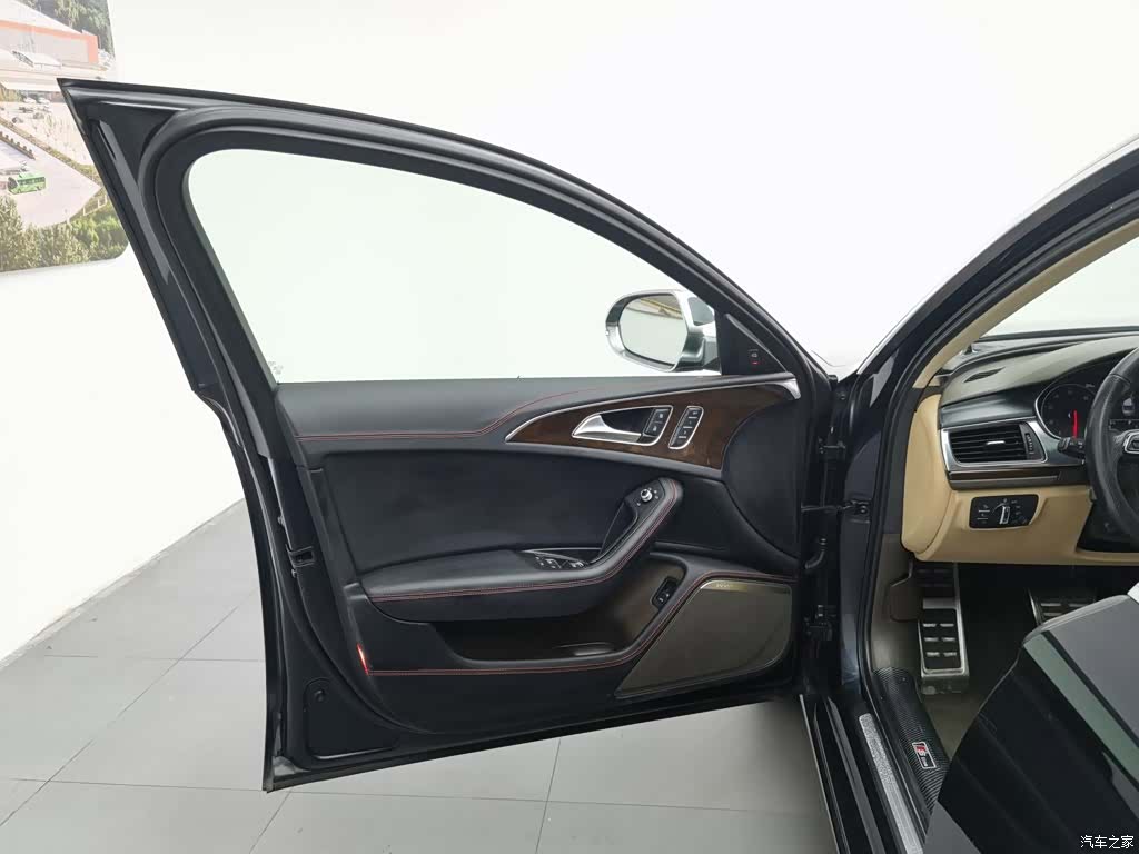 Audi A6L, 2012 8