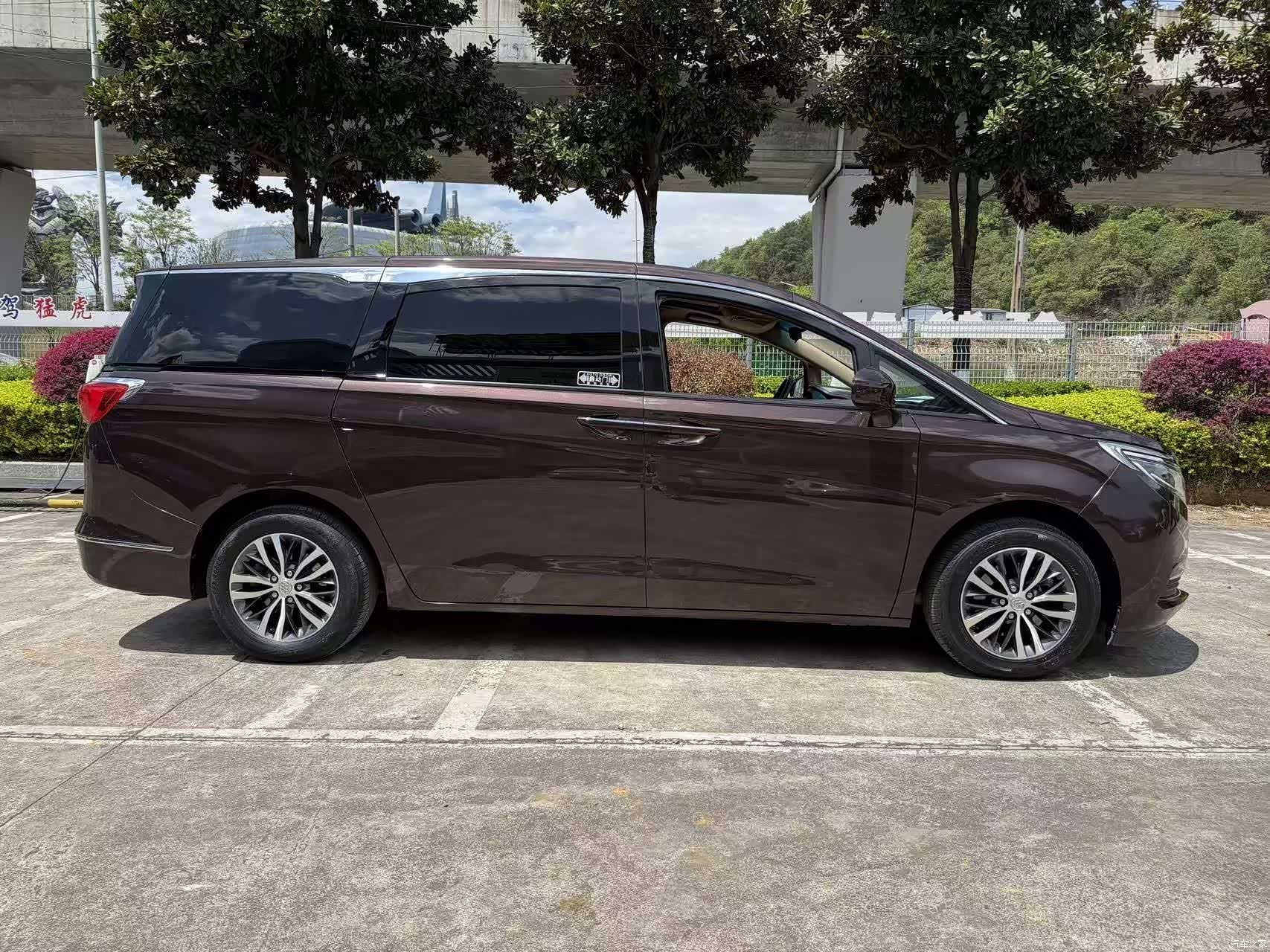 Buick GL8, 2018 4