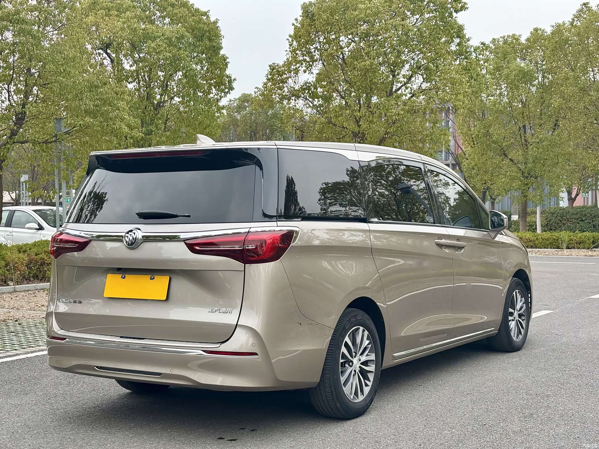 Buick GL8, 2023 7
