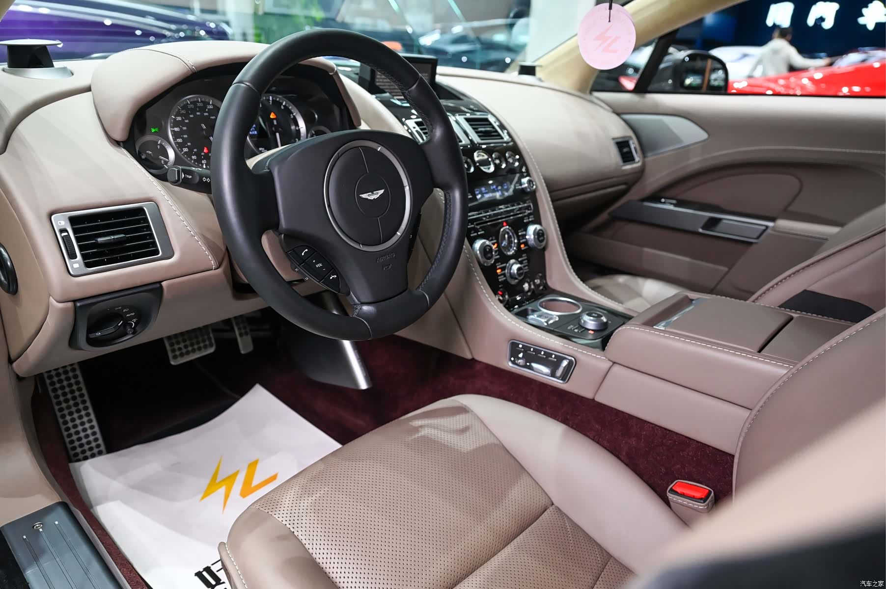 Aston Martin Rapide, 2014 9