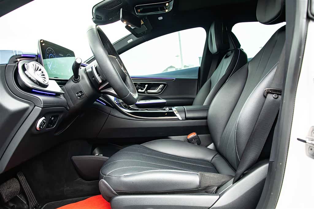 Mercedes-Benz EQE, 2025 11