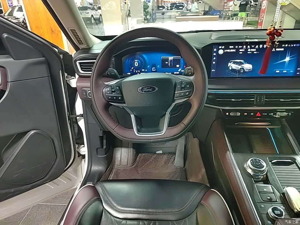 Ford Explorer, 2024 11