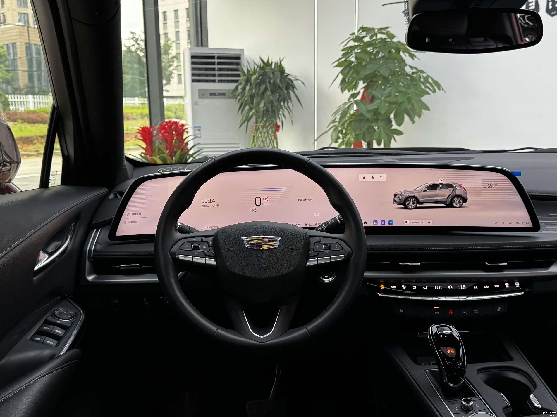Cadillac XT4, 2025 10