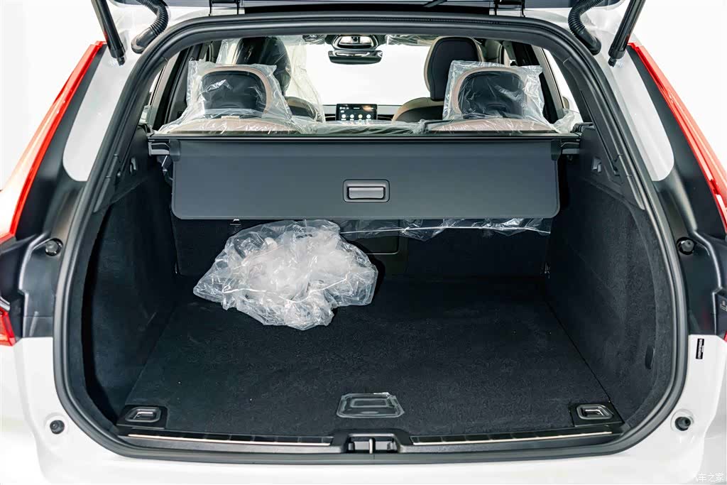 Volvo XC60, 2026 22