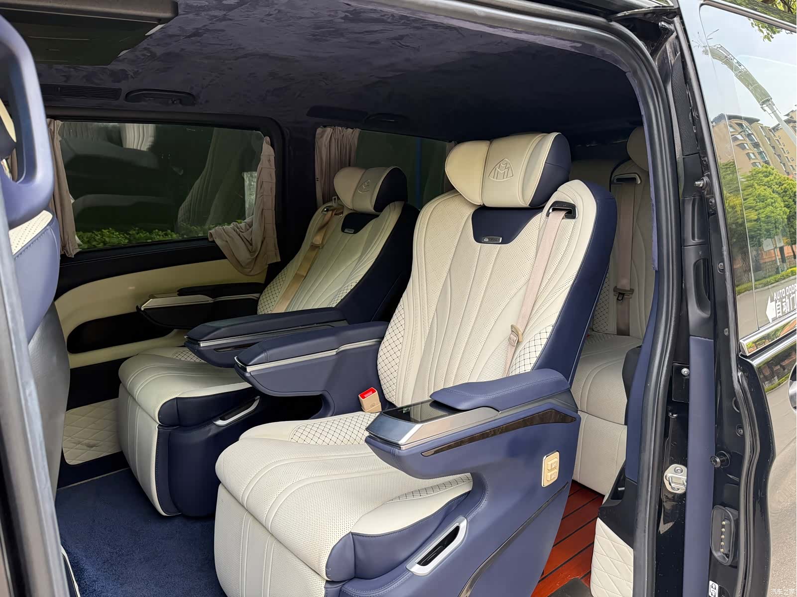 Mercedes-Benz 7, 2021 9