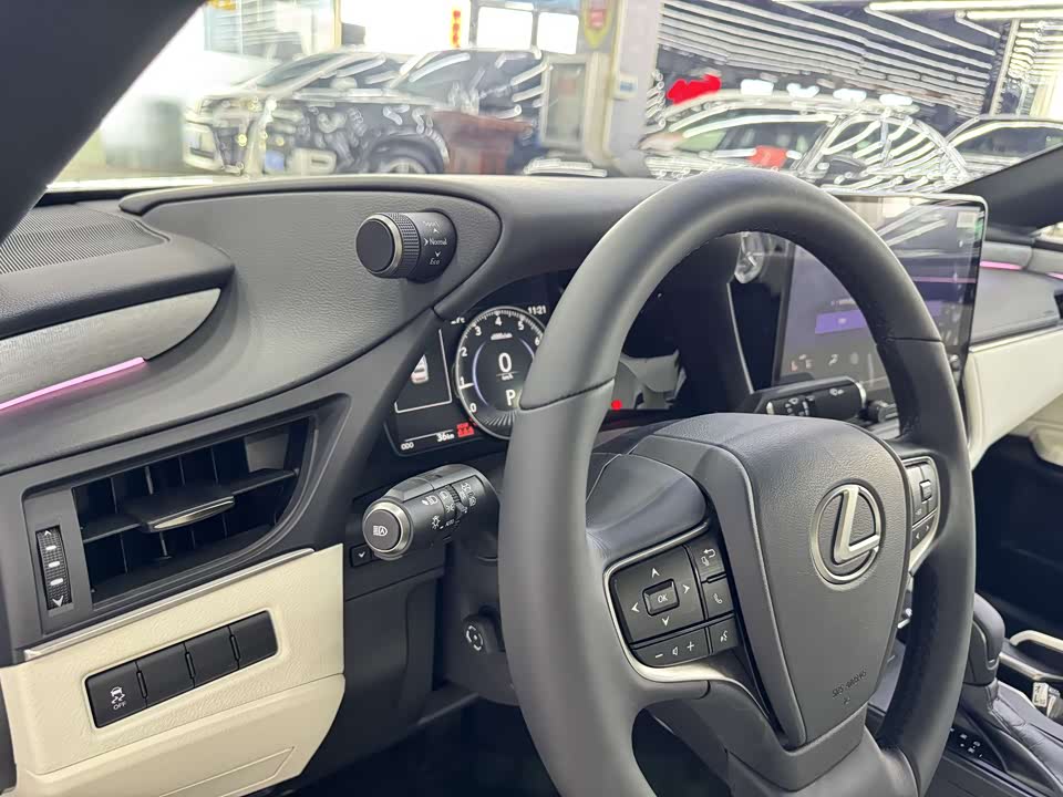 Lexus ES