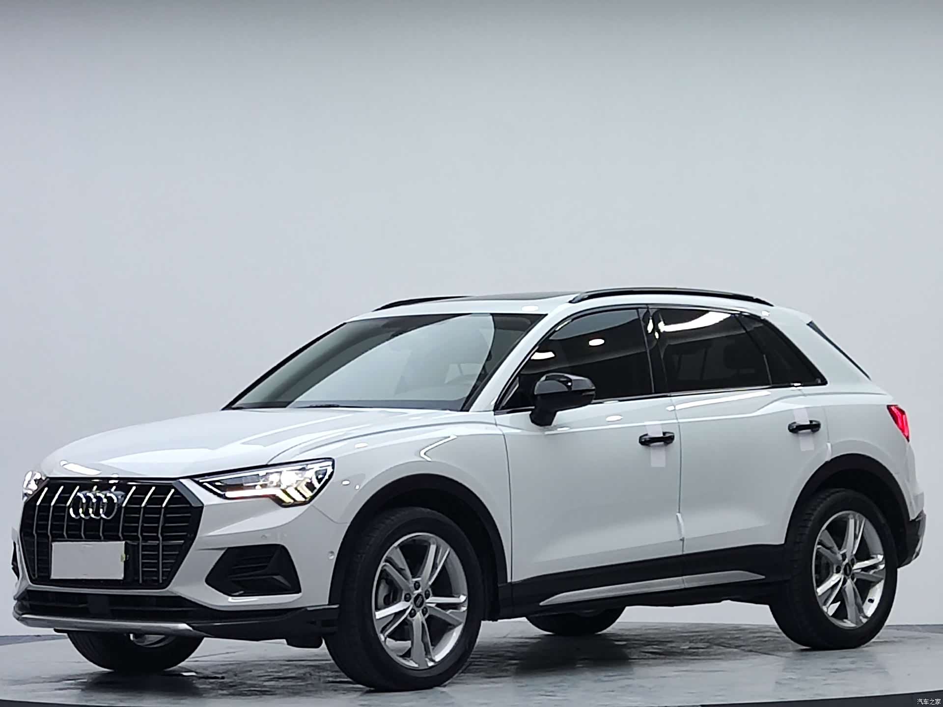 Audi Q3, 2022 1