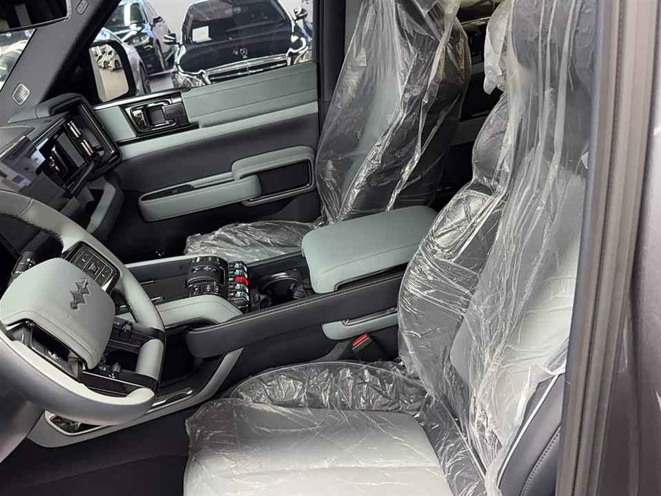 BYD Leopard 5 BYD Leopard 5
